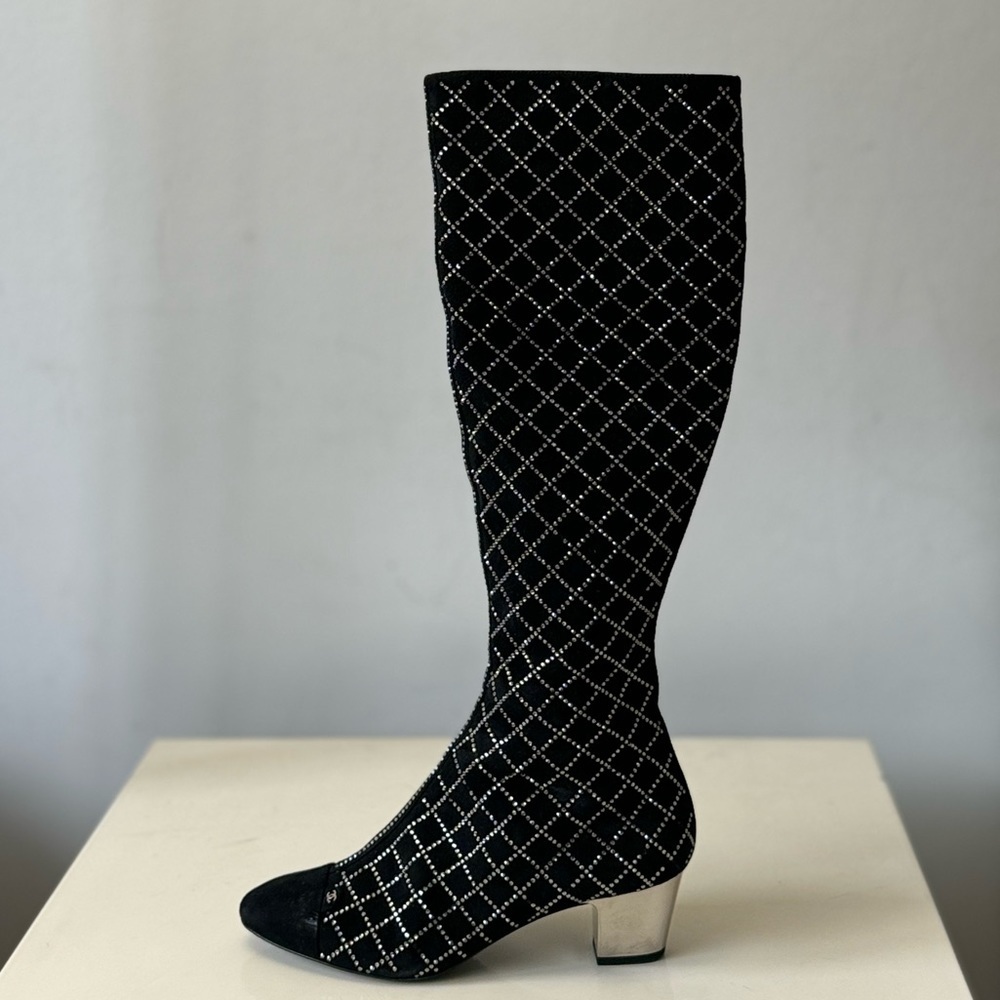CHANEL 2019 Black Suede High Boots Size 37 - Picture 8 of 16